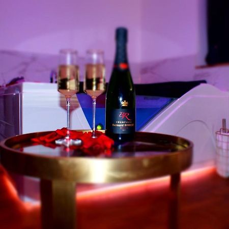 Le Venus - Appartement Spa Privatif Balneo Sauna Dijon Eksteriør bilde